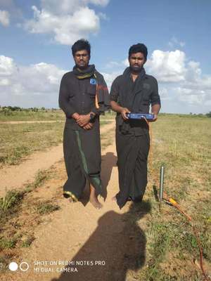 Wykrywacz wody PQWT S500 z wieloczęstotliwościową, przenośną detekcją wody podziemnej o wysokiej dokładności